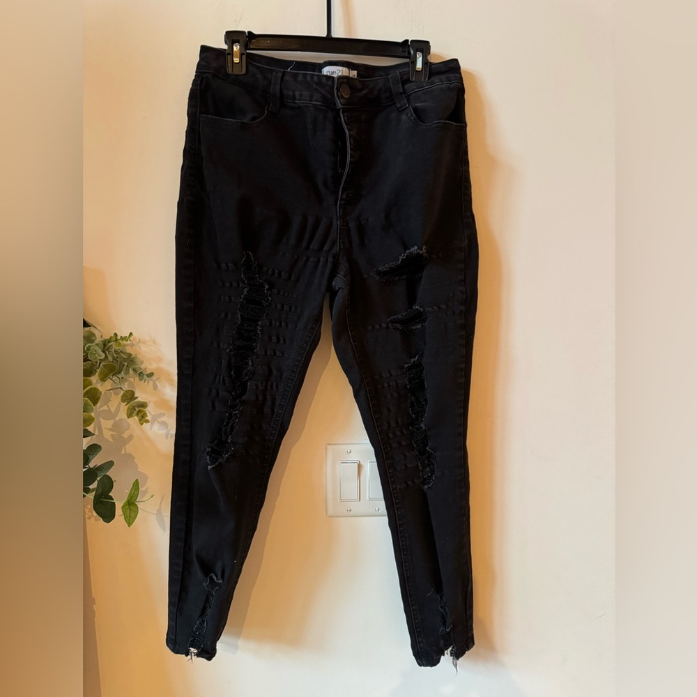 Rue21 Black High Rise buttonFly Ankle Crop Ripped Grunge Jeans Size 14
